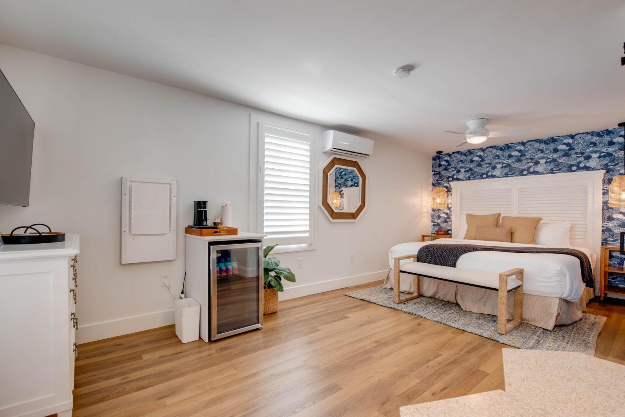Custom House Inn All Apartment *