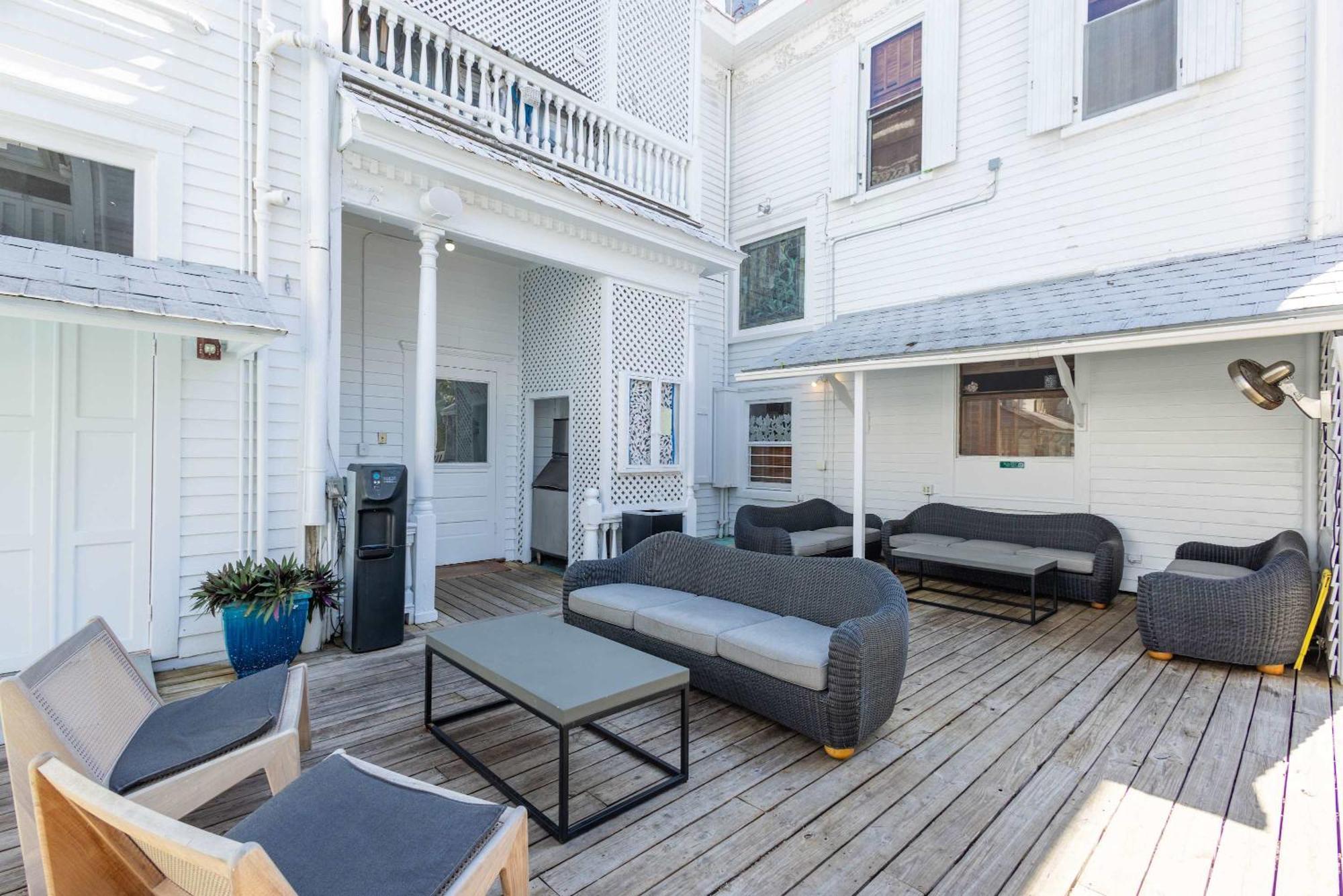 Classic King- Curry Mansion With Heated Pool! *