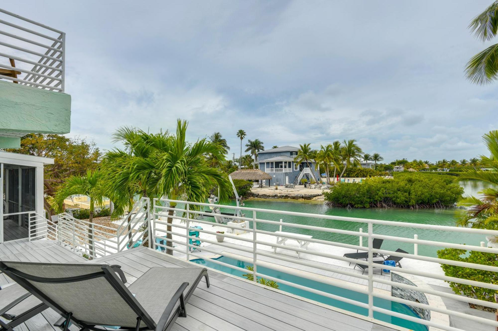 Dock And Balcony Serene Big Coppitt Key Escape Holiday home Key West