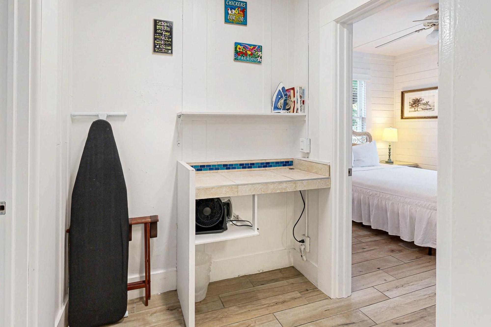 Apartment Four Flowers Key West