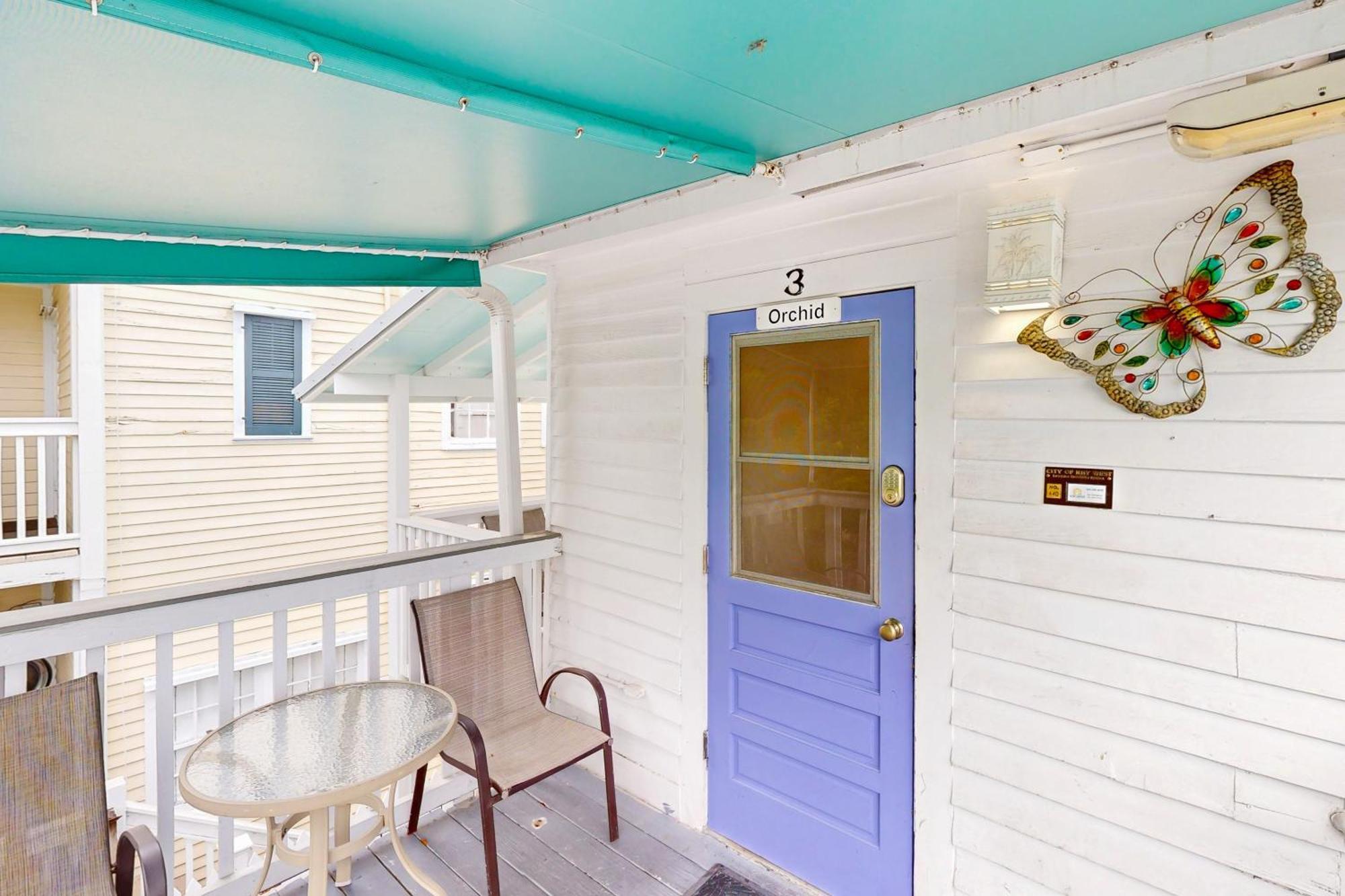 Four Flowers Apartment Key West