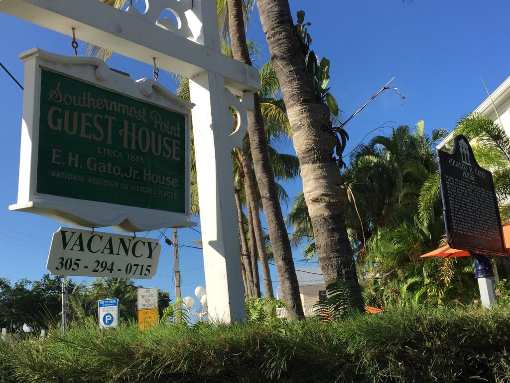 Bed & Breakfast Southernmost Point & Garden Bar Key West