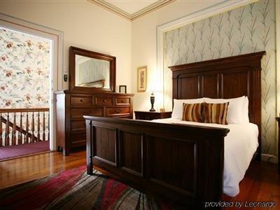 The Artist House 3*