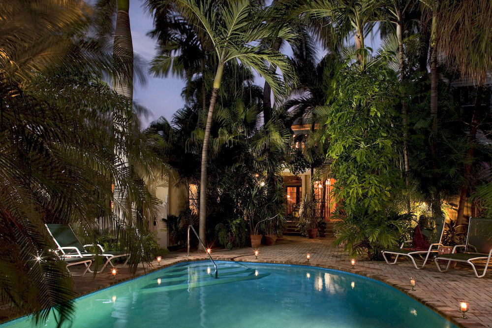 Tropical Hotel 3*