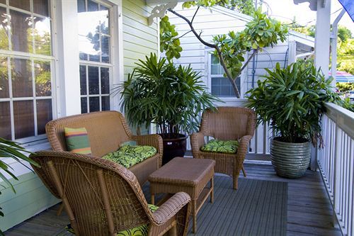Bed & Breakfast L'habitation Guesthouse- Adult Exclusive