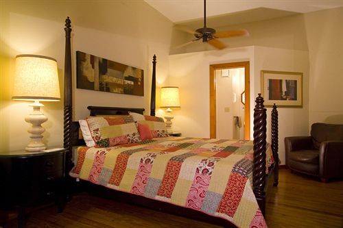 L'habitation Guesthouse- Adult Exclusive Bed & Breakfast 2*