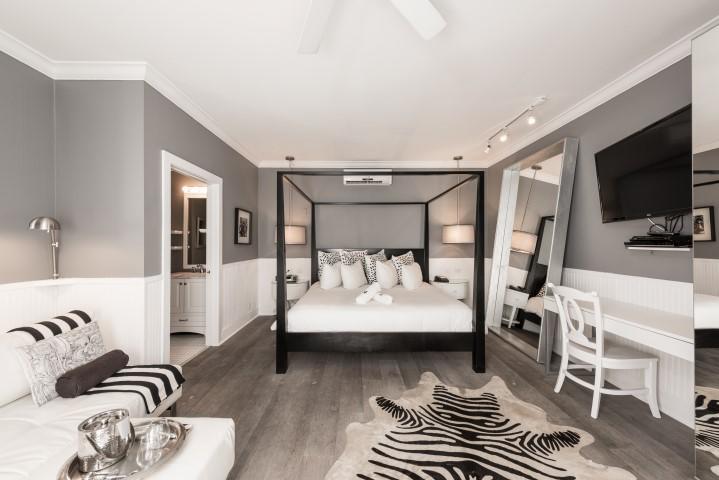 Alexander's Gay Lesbian (adults Only) Bed & Breakfast