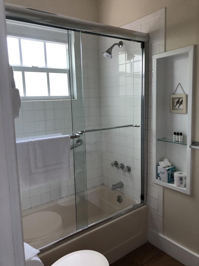 L'habitation Guesthouse- Adult Exclusive Bed & Breakfast