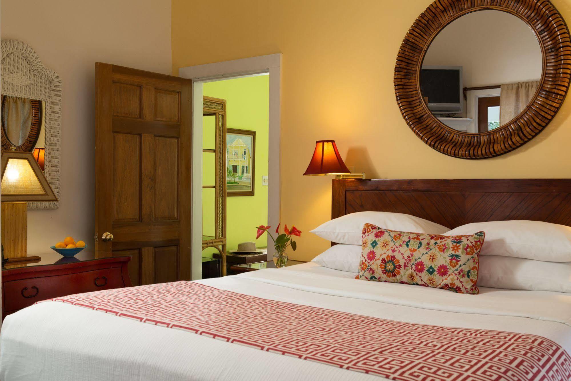Tropical Hotel 3*