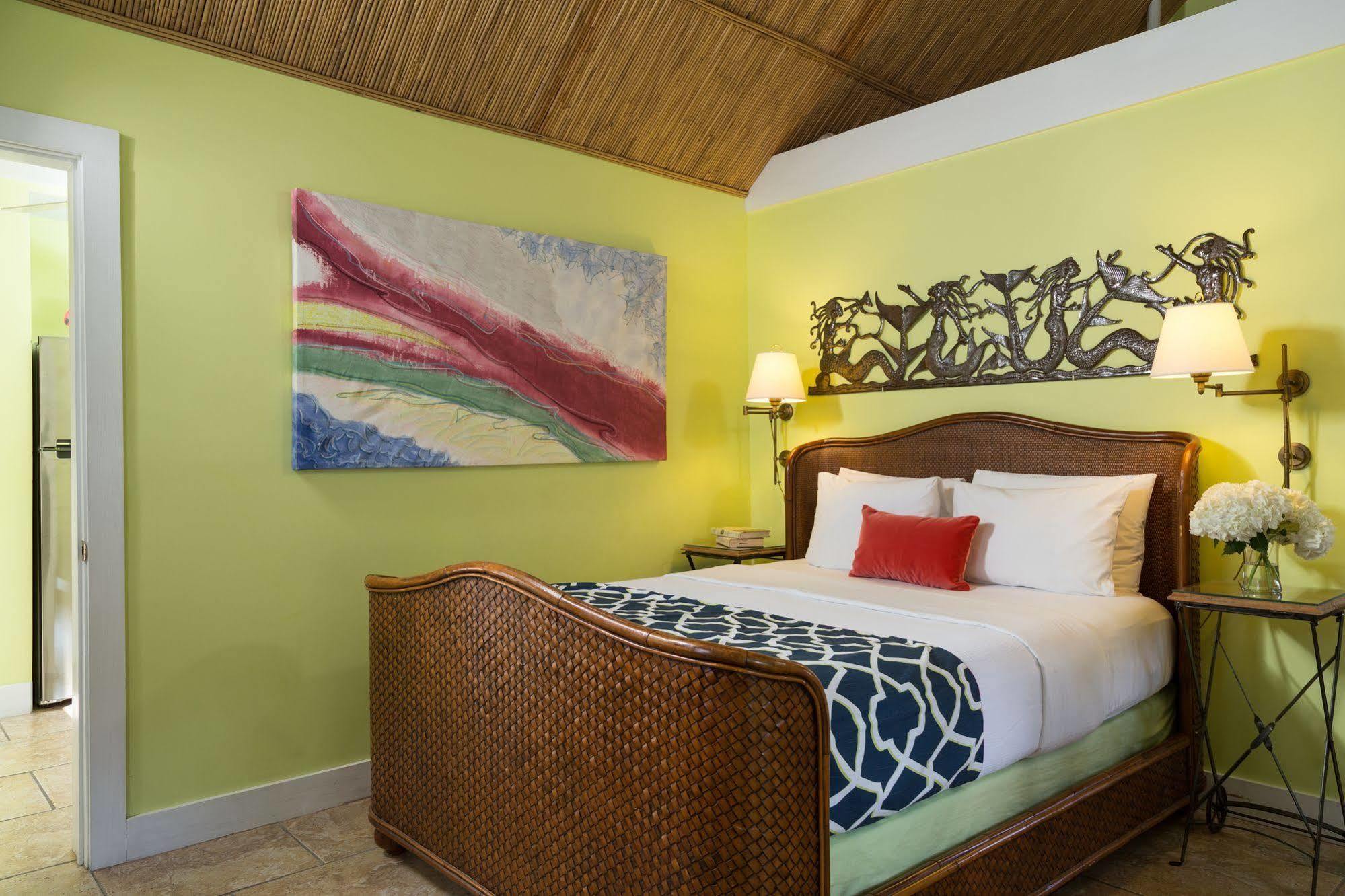Tropical Hotel