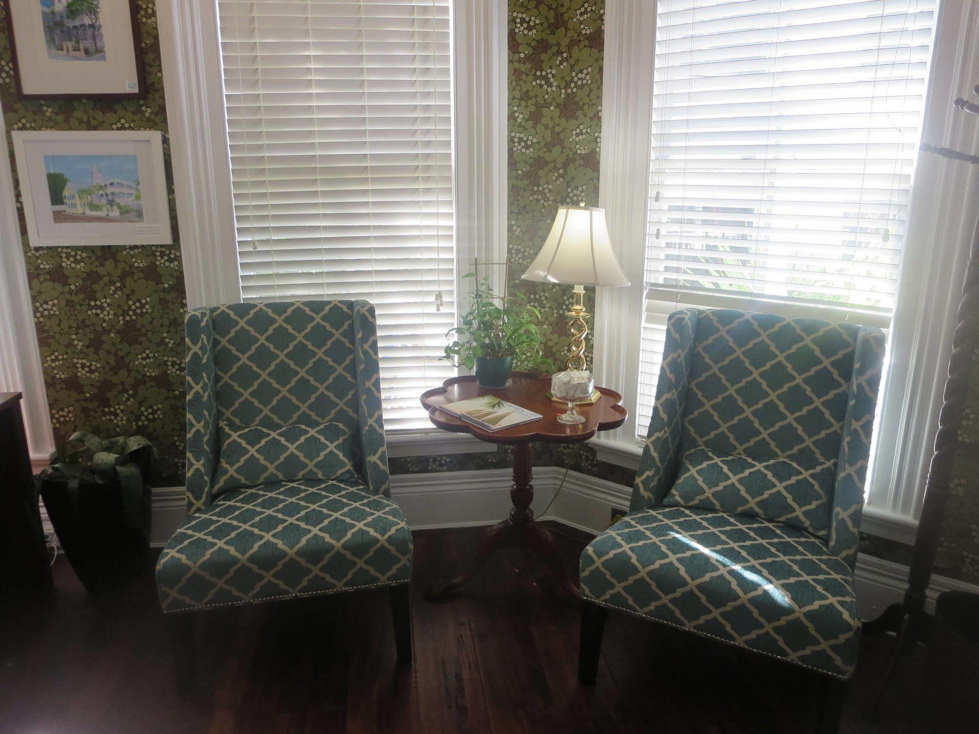 The Artist House 3*
