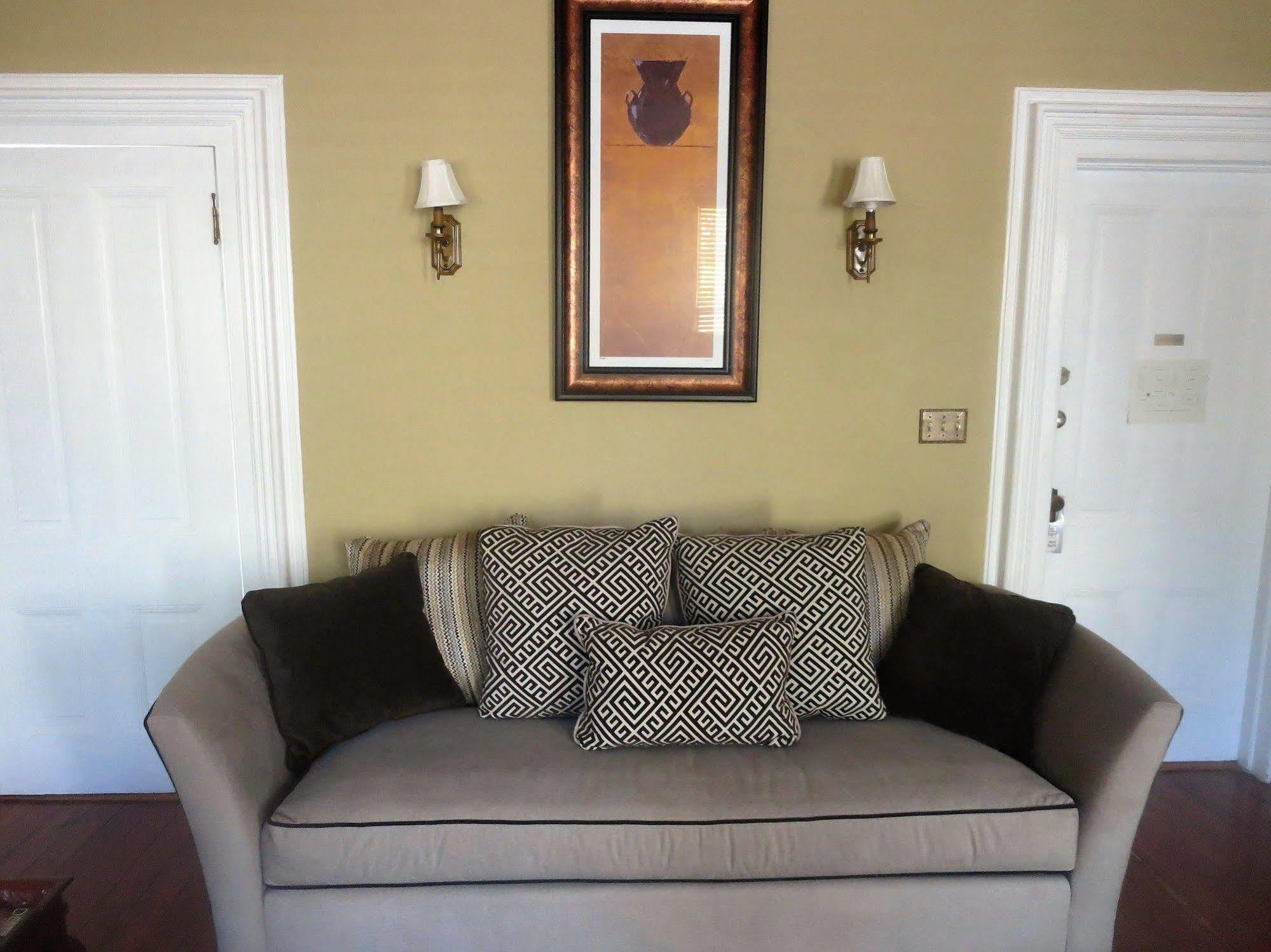 The Artist House 3*