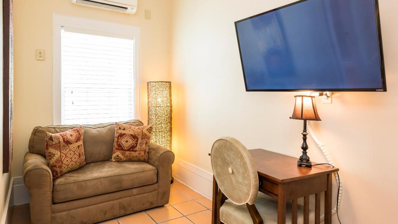 L'habitation Guesthouse- Adult Exclusive