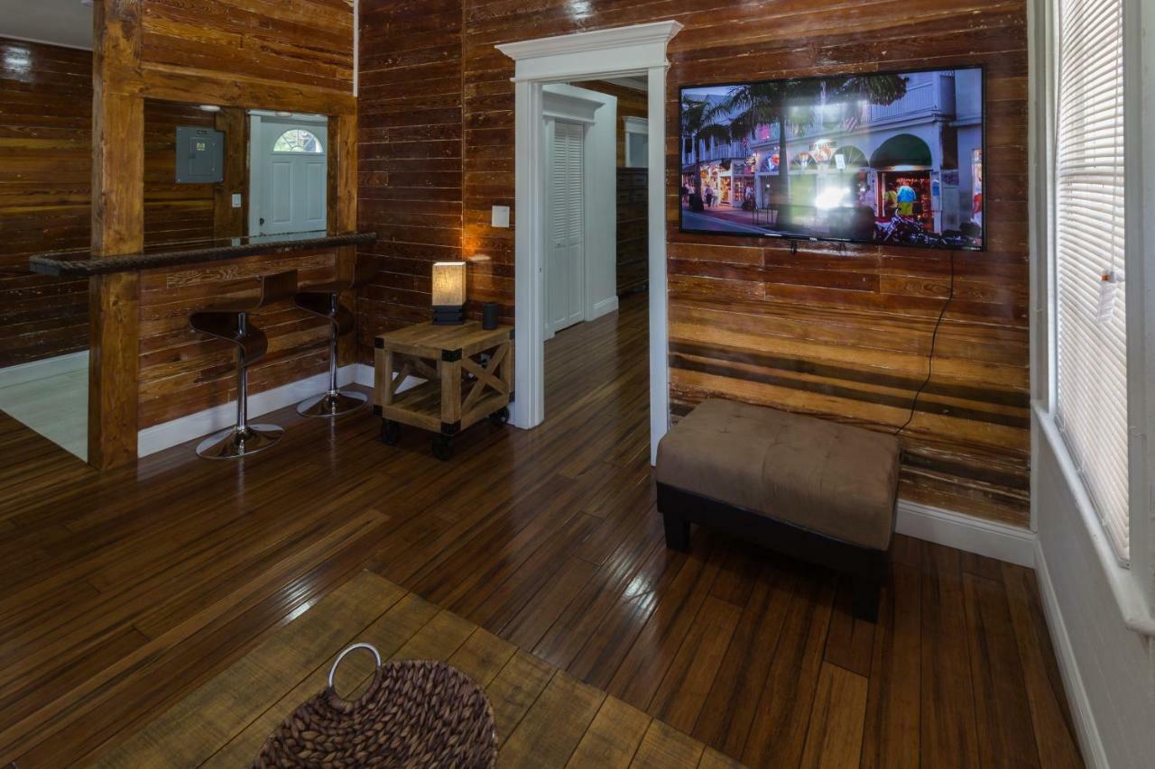 Bayview House Apartment *