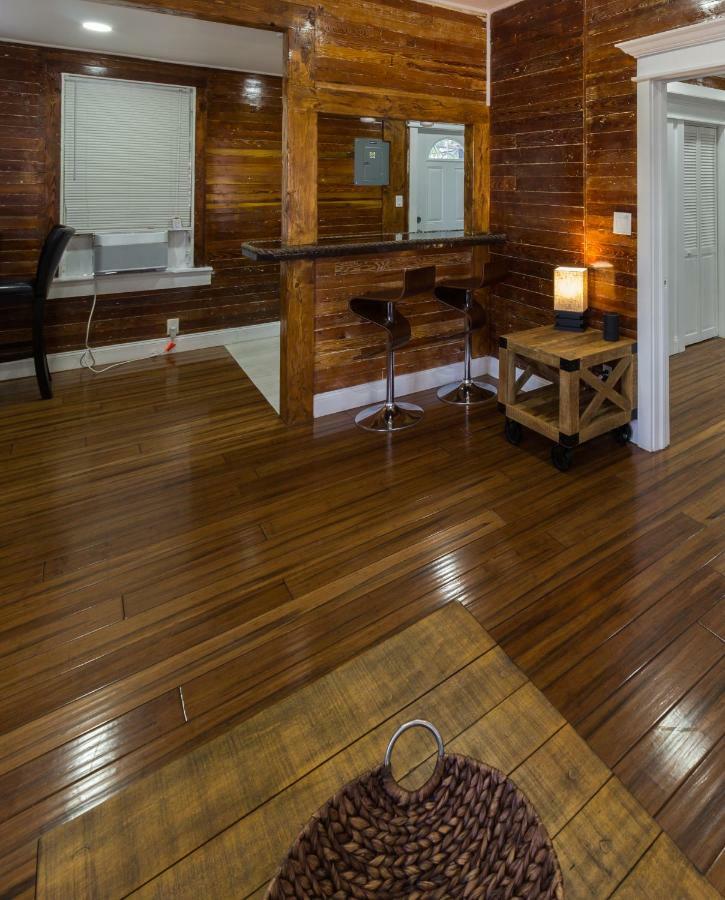 Bayview House Apartment *