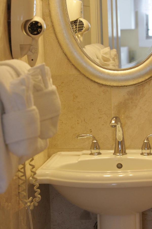 Duval Gardens Bed & Breakfast 3*