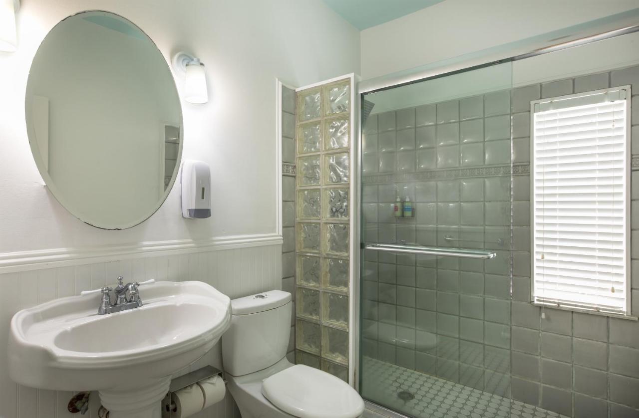 Nyah - Adult Exclusive Bed & Breakfast Key West