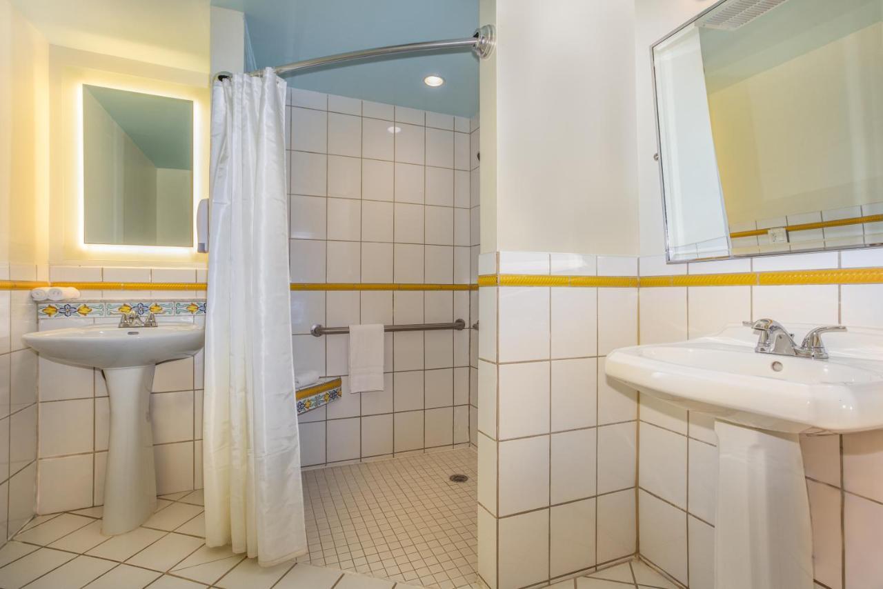 Nyah - Adult Exclusive Bed & Breakfast Key West