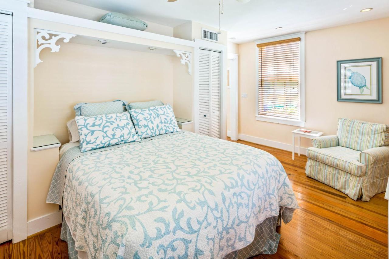 Louisa's Garden Apartment Key West