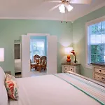 Westwinds Inn
