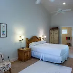 Casa 325 Guesthouse