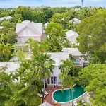 Boat House By Avantstay Character Cottage Central Location W Shared Pool Month Long Stays