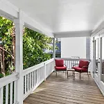 Mermaids Retreat At Coral Hammock