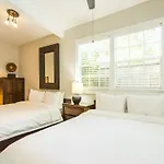 L\'Habitation Guesthouse- Adult Exclusive