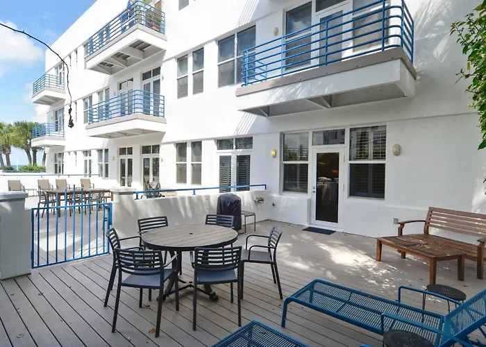 Trumans Hideaway By Avantstay Great Location W Patio Outdoor Dining Bbq Shared Pool Week Long Stays