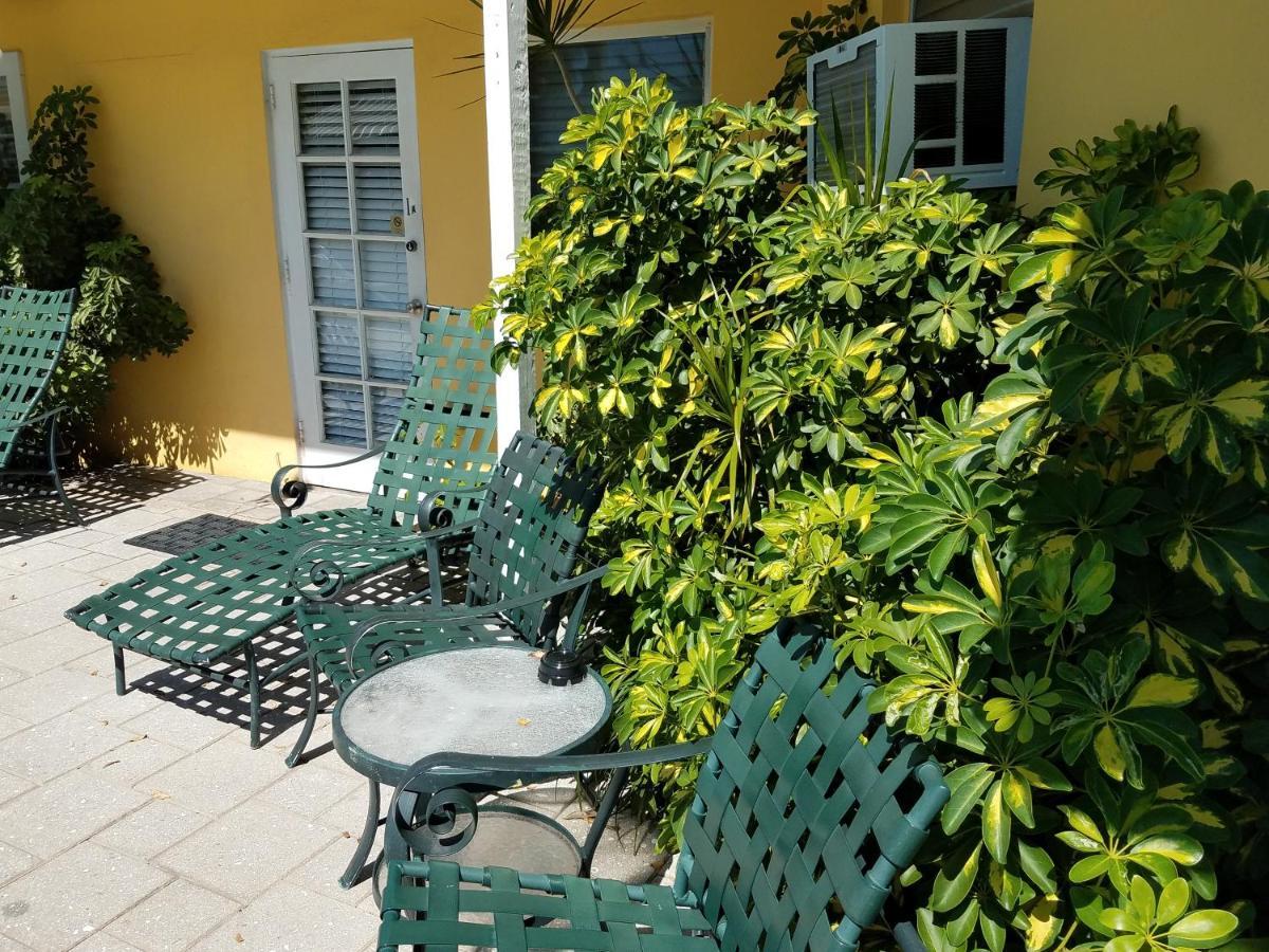 Guest house Alexander Palms Court - No Hidden Fees!