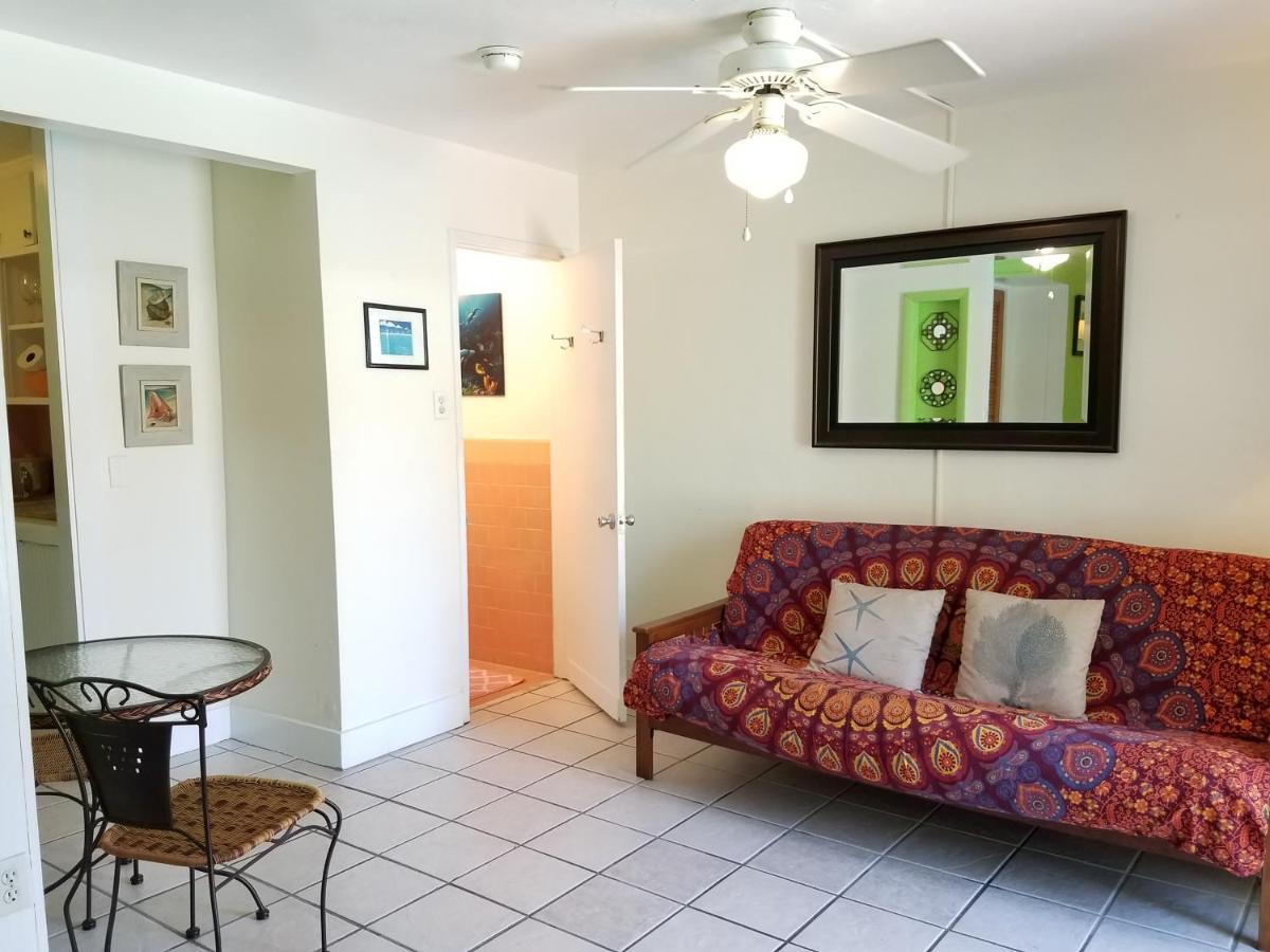 Alexander Palms Court - No Hidden Fees! Guest house Key West