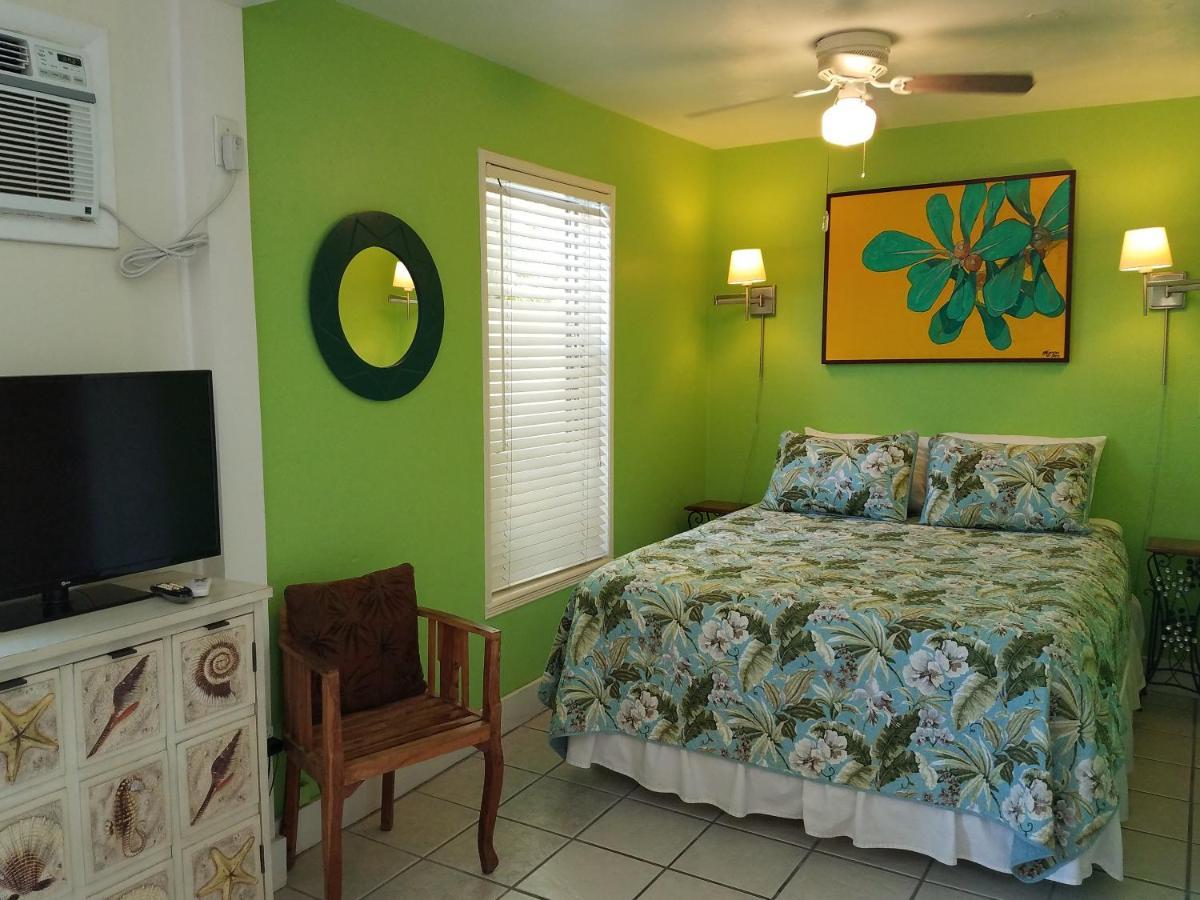 Guest house Alexander Palms Court - No Hidden Fees! *