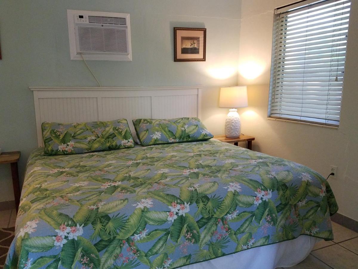 Guest house Alexander Palms Court - No Hidden Fees! Key West