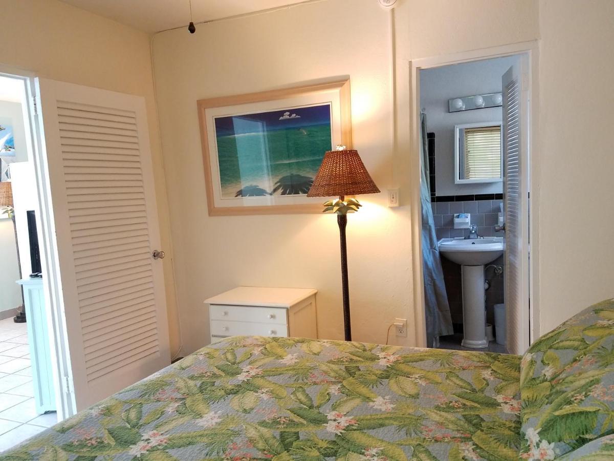 Alexander Palms Court - No Hidden Fees! Guest house Key West