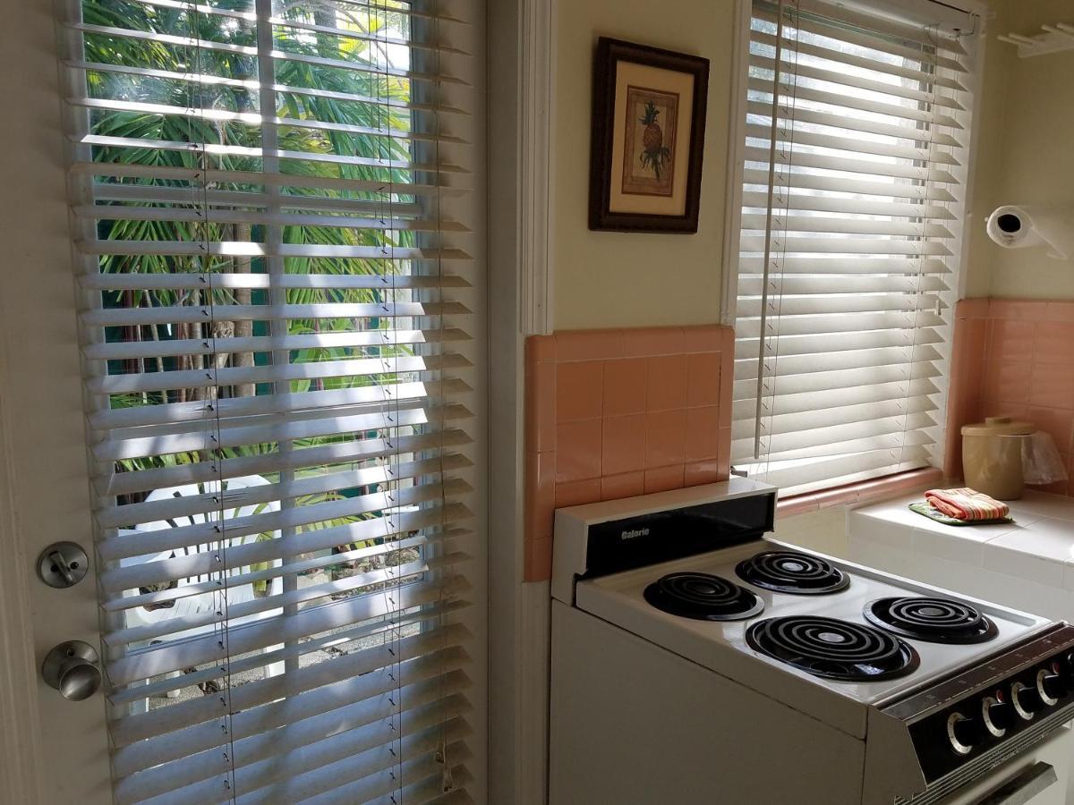Alexander Palms Court - No Hidden Fees! Key West