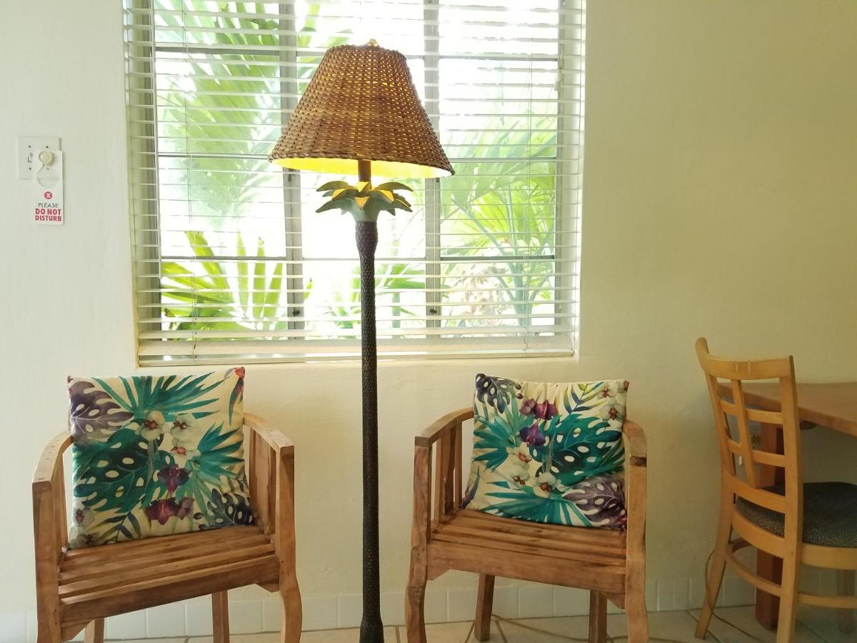 Guest house Alexander Palms Court - No Hidden Fees! Key West