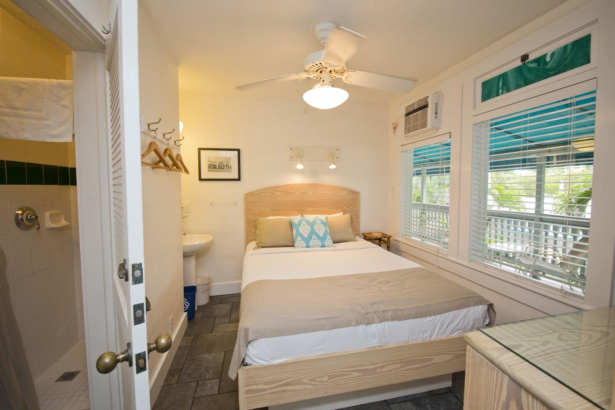 Eden House 3*