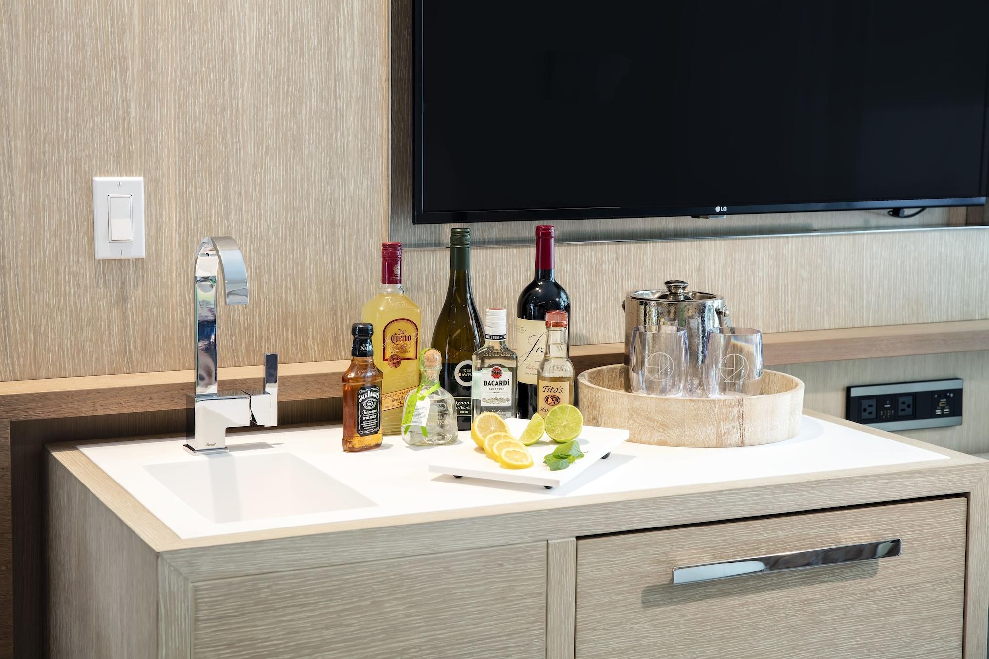 H2o Suites- Adults Only Resort