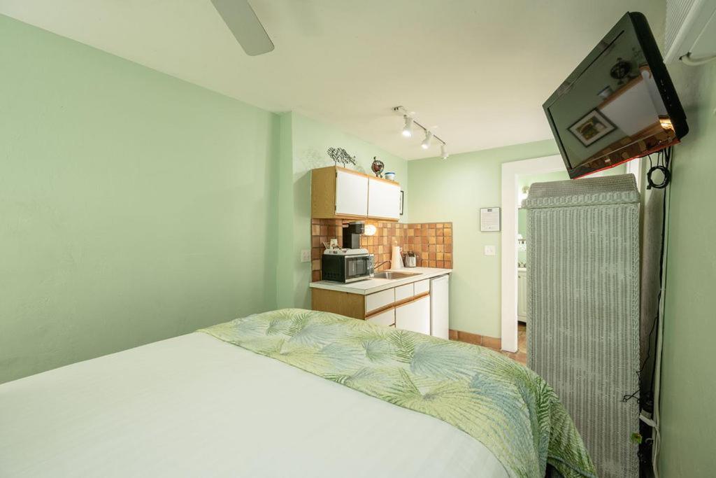 The Speakeasy And Bar Bed & Breakfast