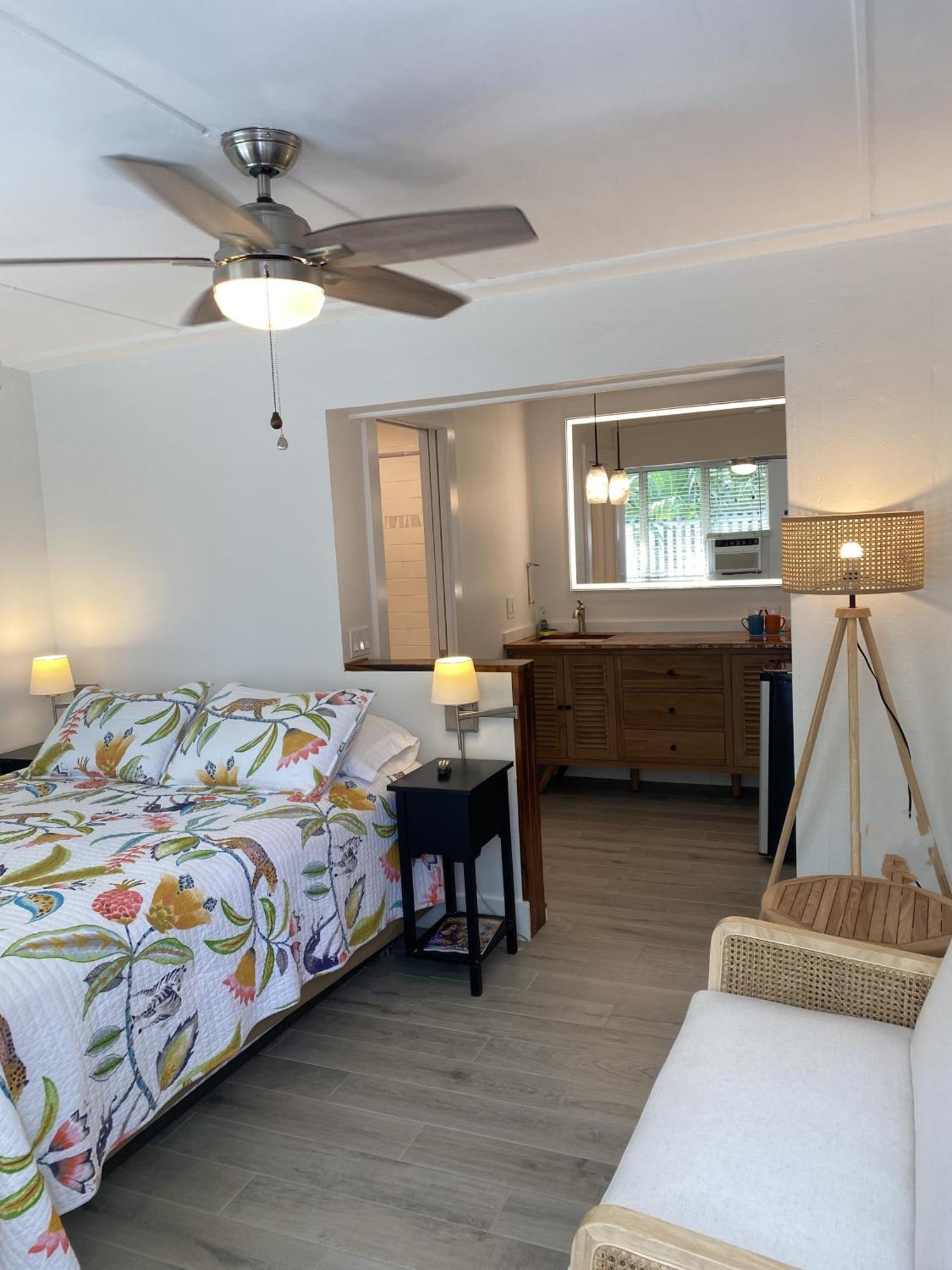 Guest house Alexander Palms Court - No Hidden Fees! Key West