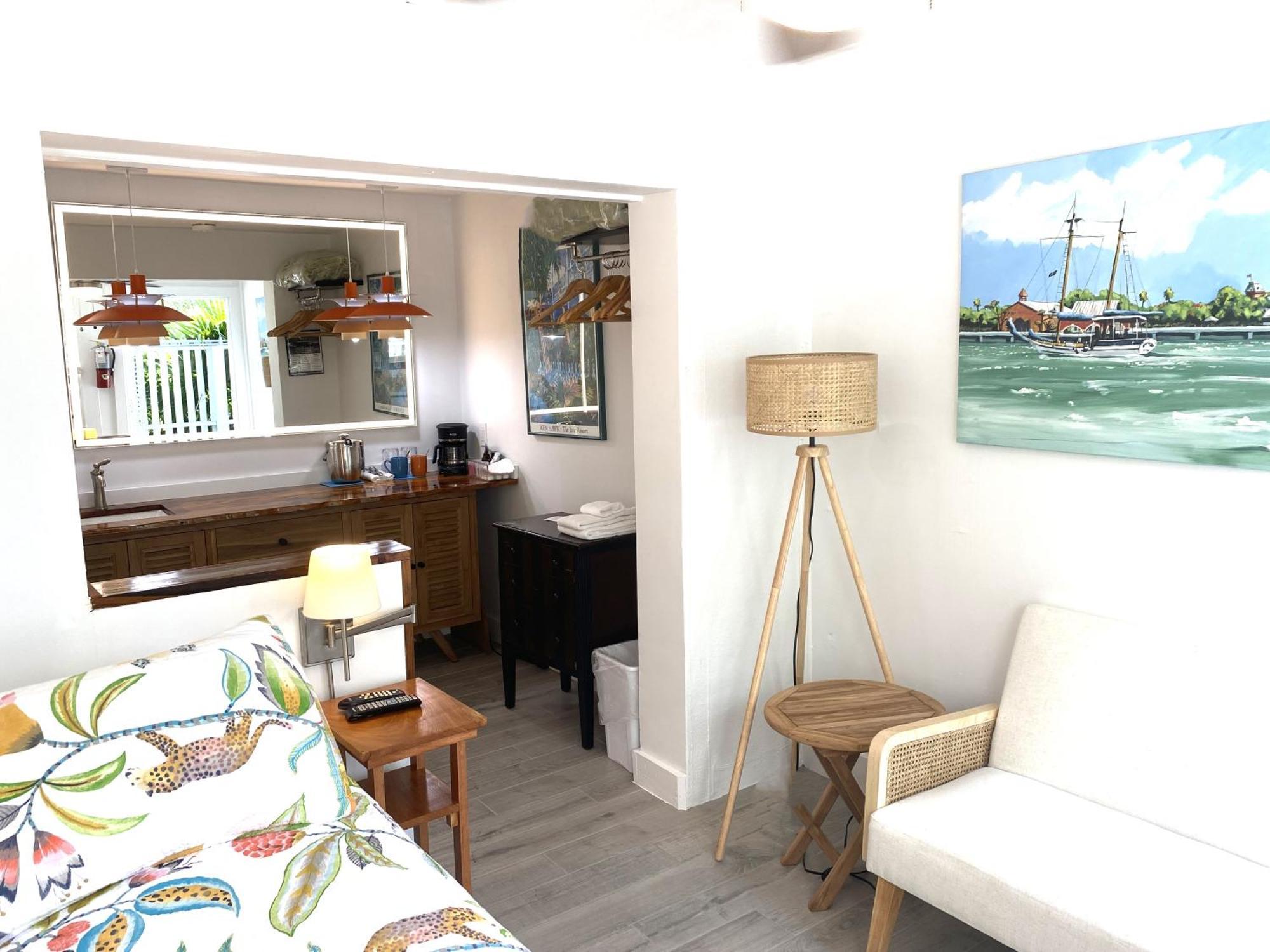 Alexander Palms Court - No Hidden Fees! Key West