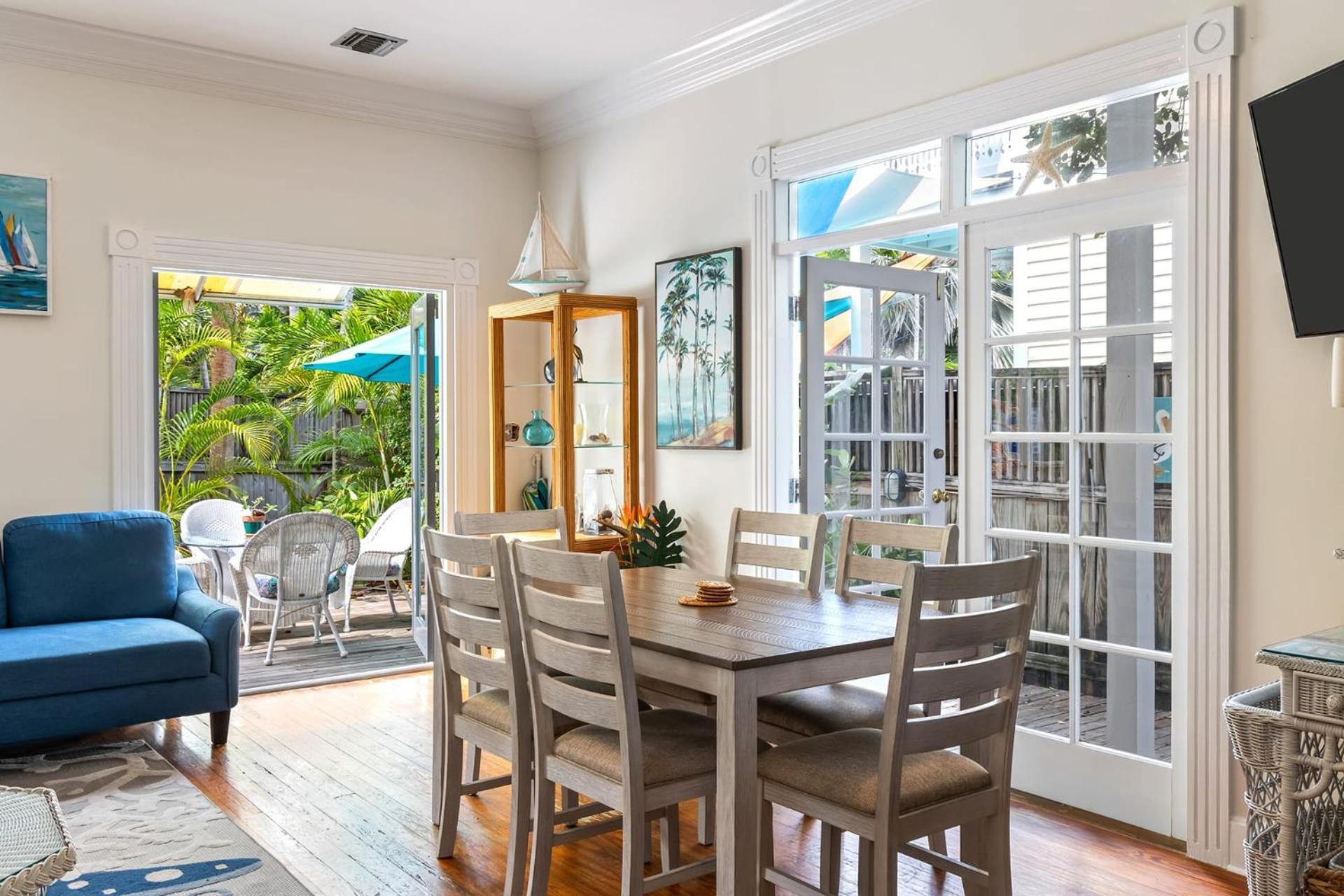 Sunnyside Up Apartment *