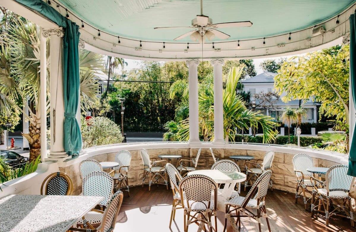 Deluxe King With Balcony - At House With Parking!