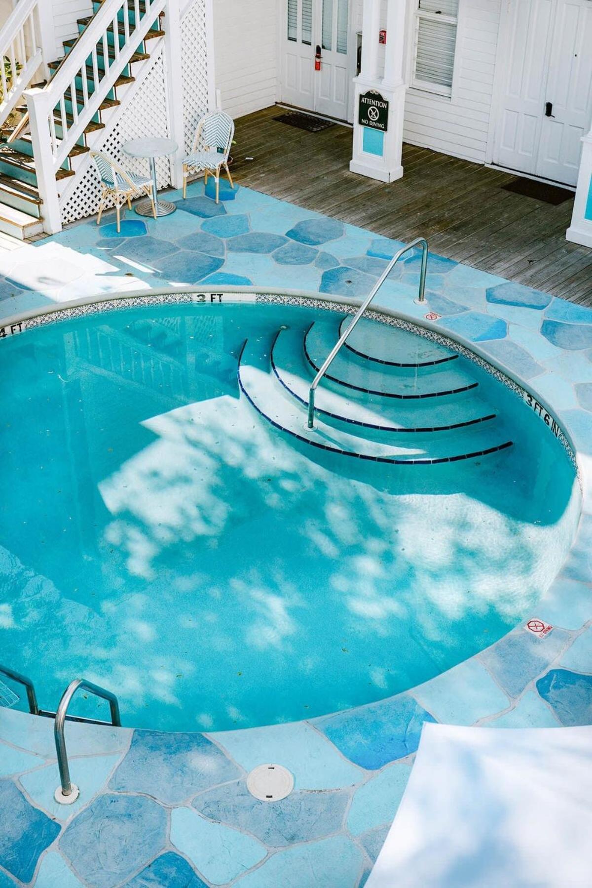 Deluxe King With Balcony - At House With Parking! Key West