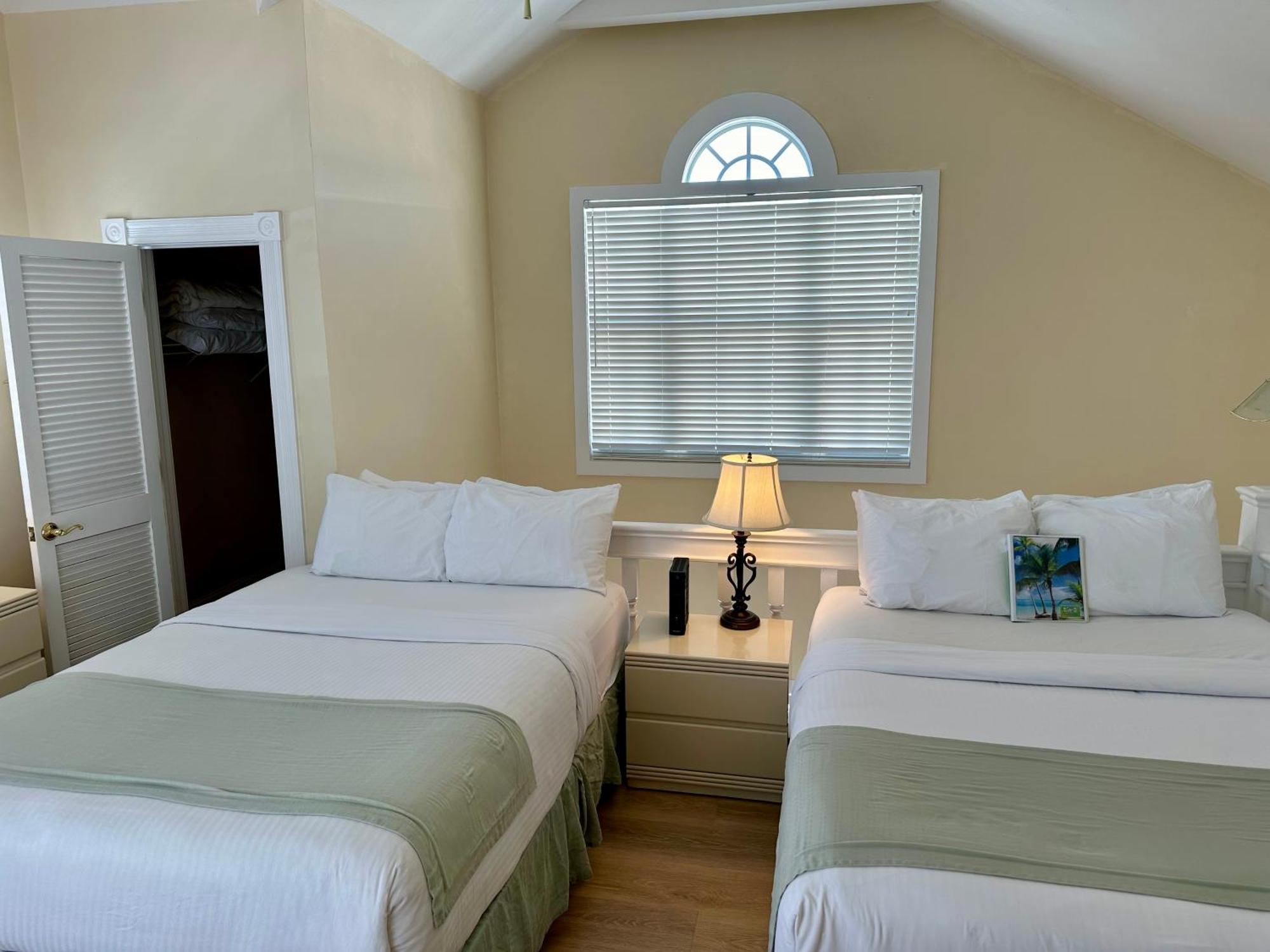 Douglas House Inn