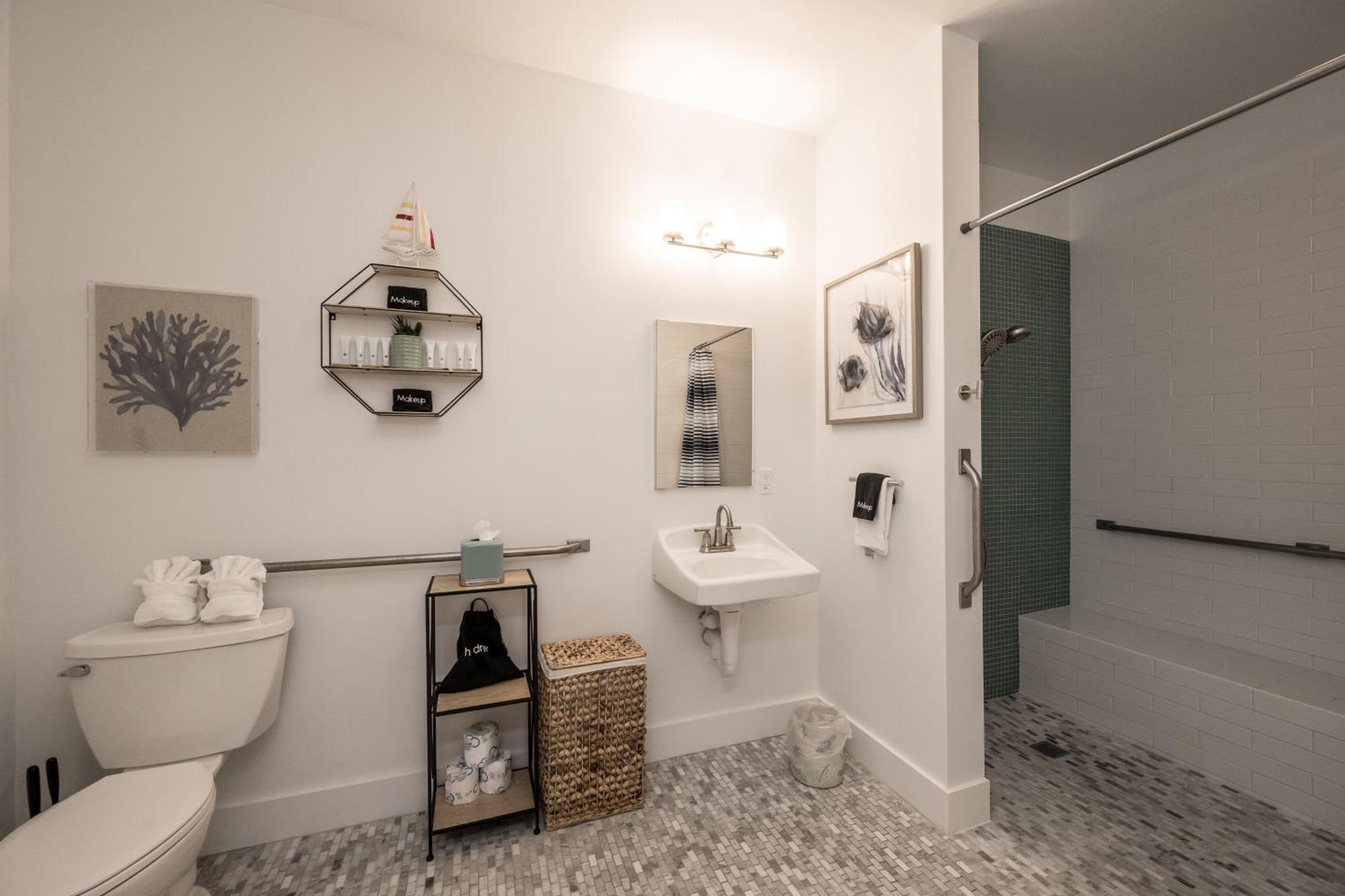 The Speakeasy And Bar Bed & Breakfast Key West