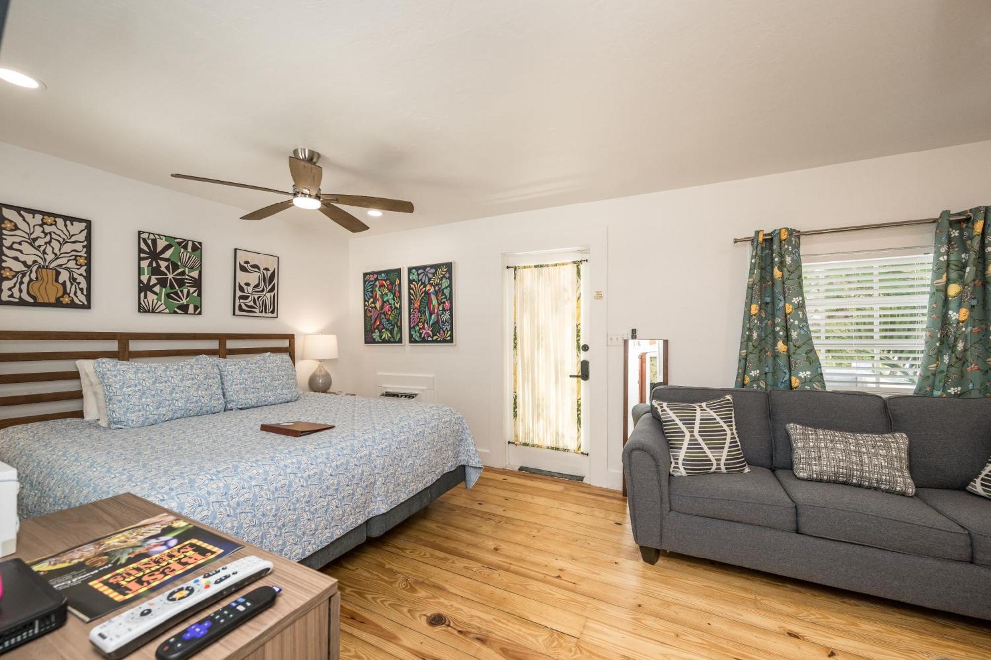 The Speakeasy And Bar Bed & Breakfast *