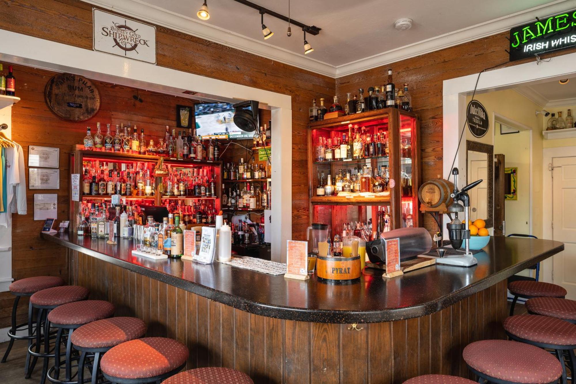 Bed & Breakfast The Speakeasy And Bar *