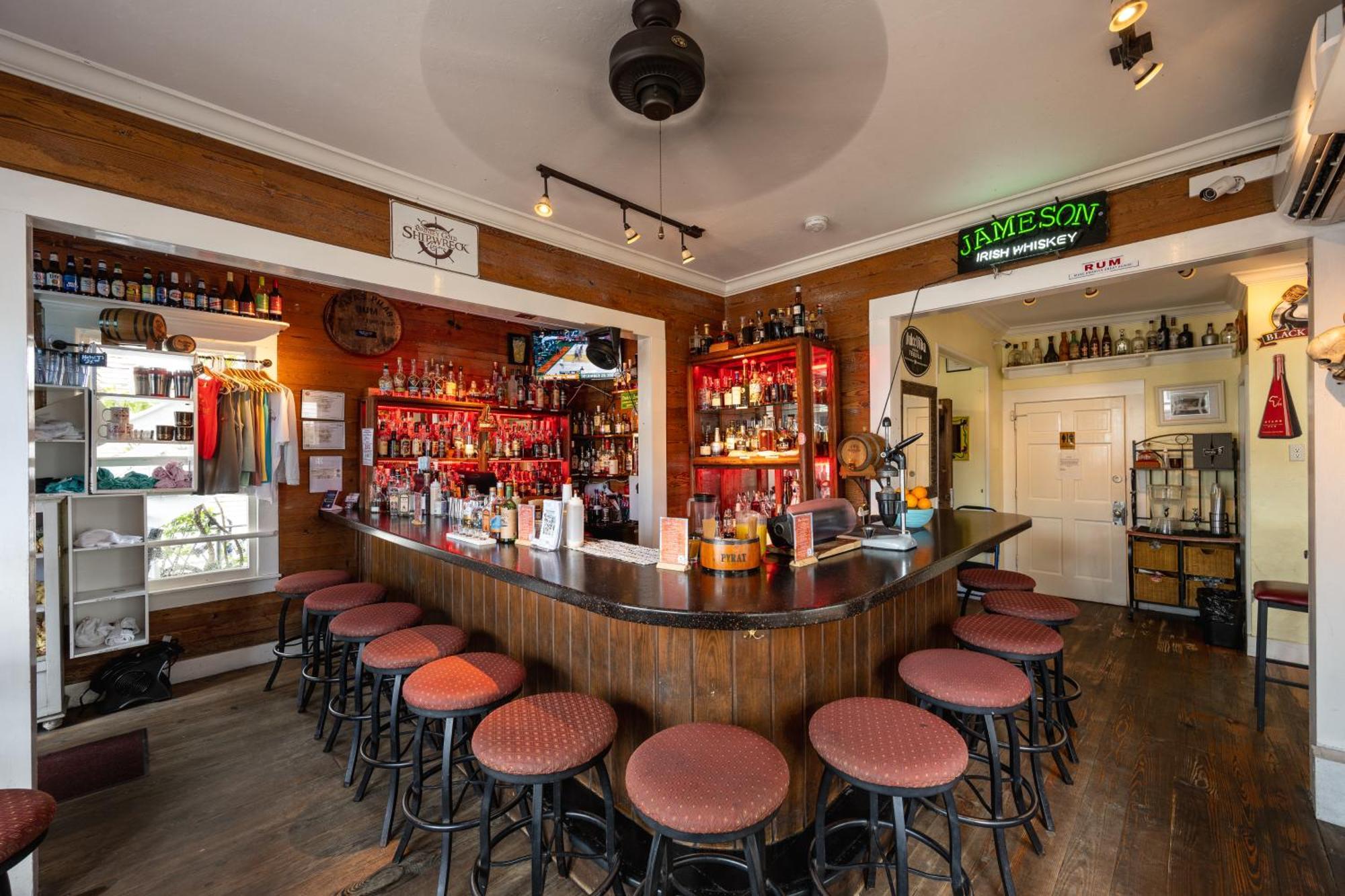 Bed & Breakfast The Speakeasy And Bar *
