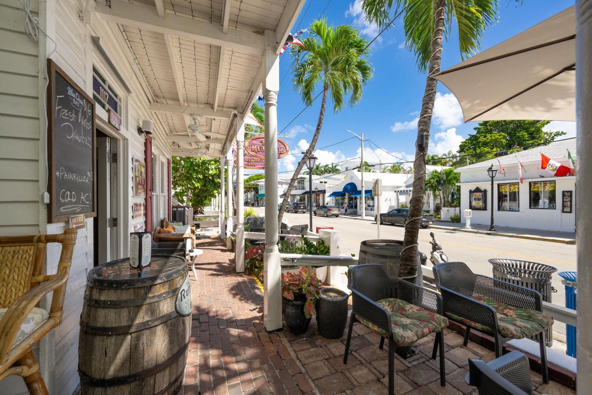 The Speakeasy And Bar Bed & Breakfast Key West